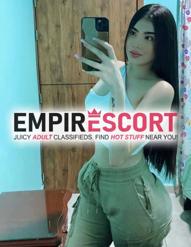 hermosa chica tatuada dispuesta complacerlos servicio oral anal y vaginal