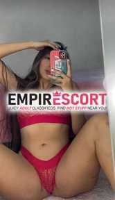 sexy jovencita demasiado golosa y muy extrovertida