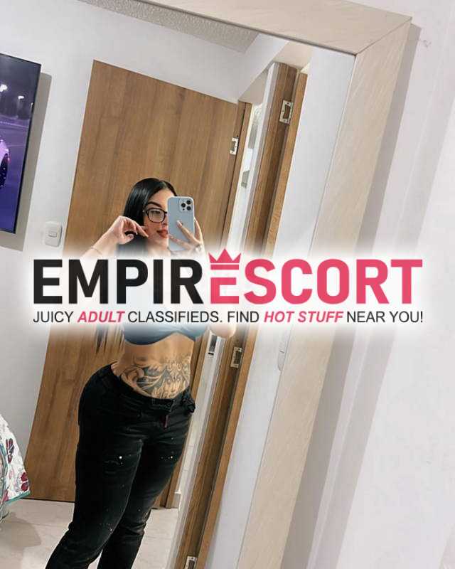hola amores cómo están soy mujer bella disponible muy sexy para todos webcam virtual ardiente para ti
