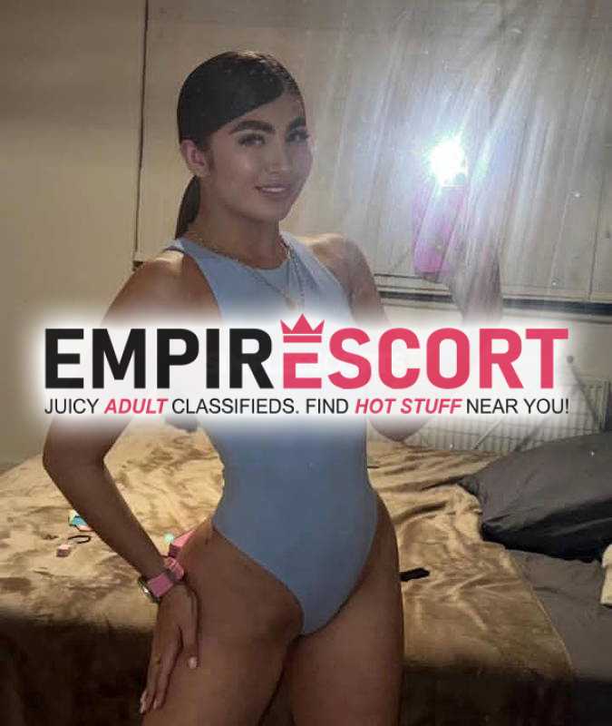 hermosa chica traviesa y pervertida dispuesta complacerte amor