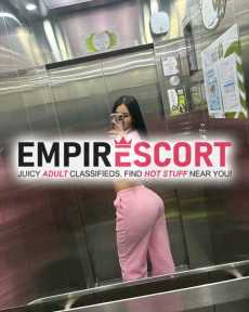 mágicamente hermosa mente abierta y cuerpo buenas curvas y muy sensual