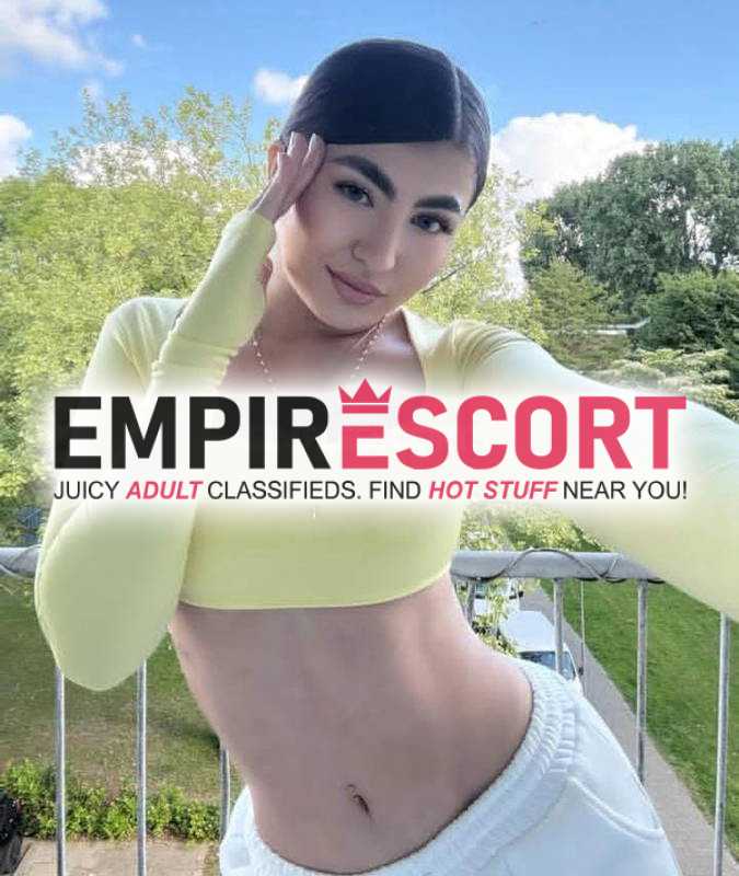 hermosa chica traviesa y pervertida dispuesta complacerte amor