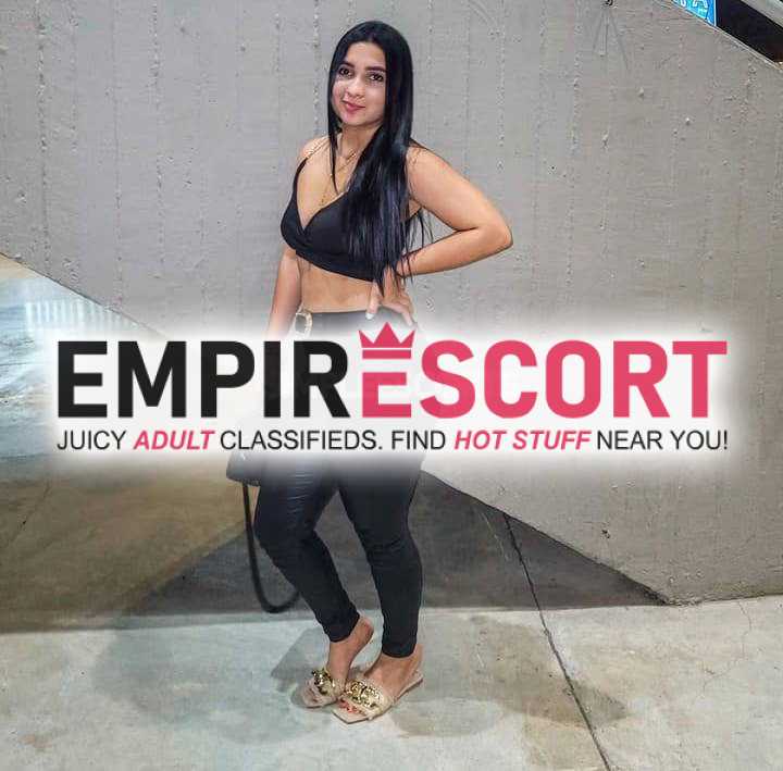 una chica totalmente abiertamente disponible para cumplir tus deseos sexuales