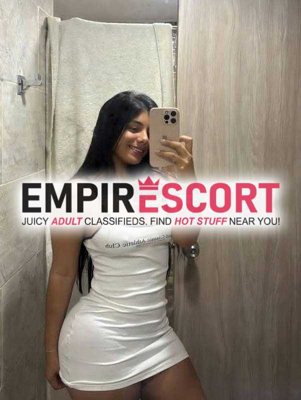 la ceja llega hermosa chica complacerlos en todo