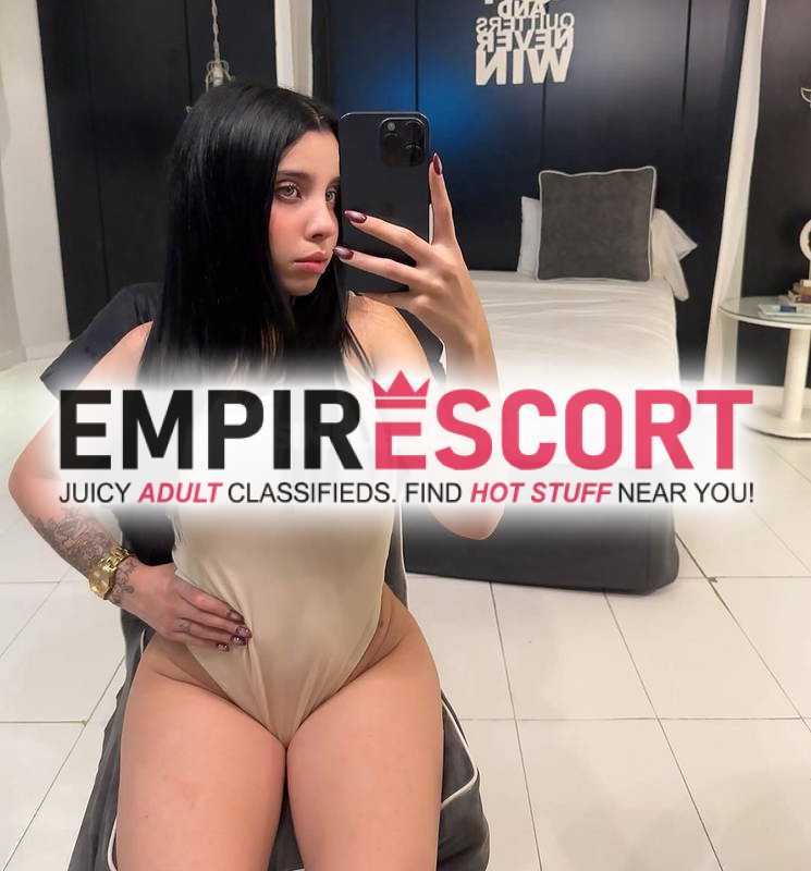 universitaria scort estrechita y sumisa