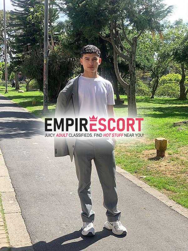 joven de 20 años nuevo en ciudad de bogota muy lindo físicamente excelente cuerpo