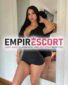 tierna y delicada mujer totalmente perfecta y dedicada