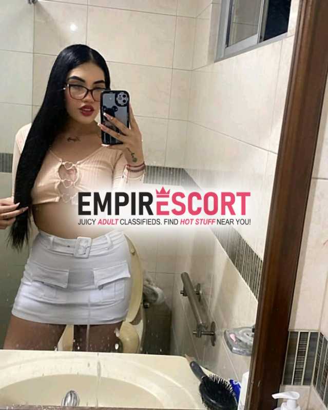 hola soy tatis tu perrita complaciente