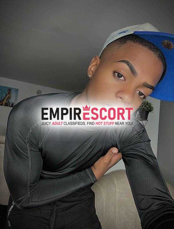 negro culÓn apretado disponible para ti