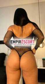 nena tetona hermosa de cabello negro ven y disfruta