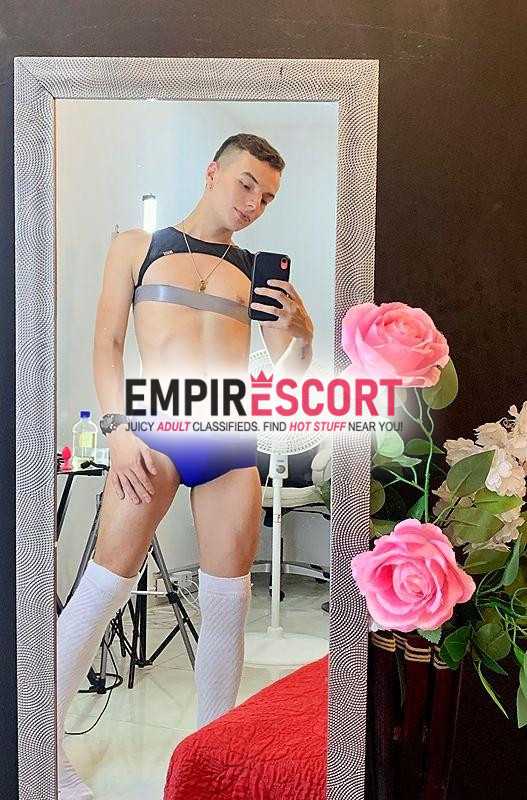 pasivo caliente y complaciente disponible para cumplir tus fantasías 🔥