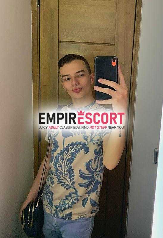 pasivo caliente y complaciente disponible para cumplir tus fantasías 🔥