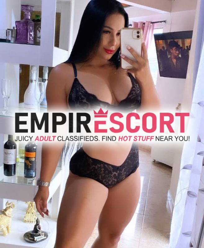 espectacular señorita ardiente y dispuesta complacerlos