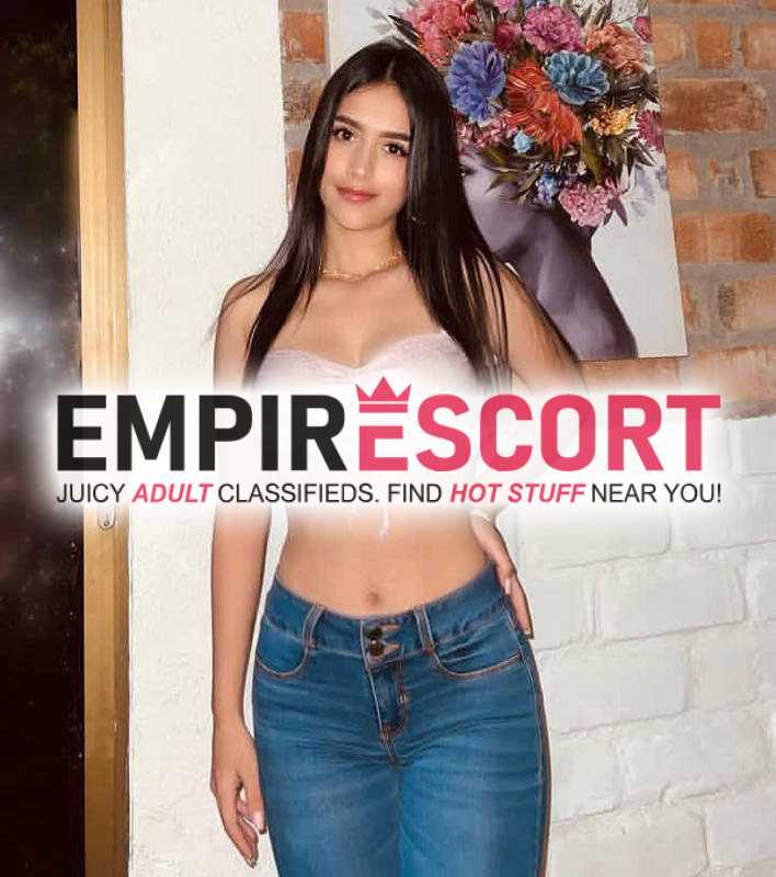 hermosa joven divertida chica en tu linda ciudad