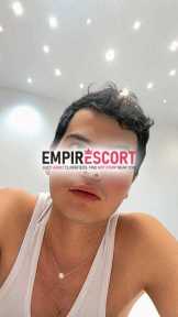 joven vip luxury complaciente parchado