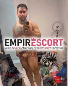 hola amores lindos de esta ciudad soy chico sumiso lujurioso que viene complacer todos tus deseos sexuales y fetiches