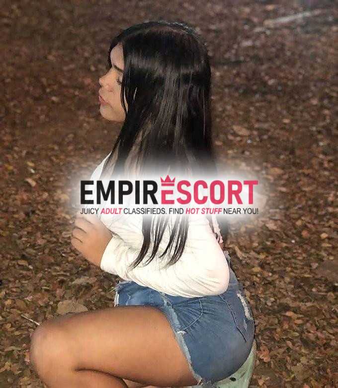 hermosa y joven trans porte de mujer