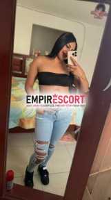 joven divertida muchas ganas de complacerte sexualmente