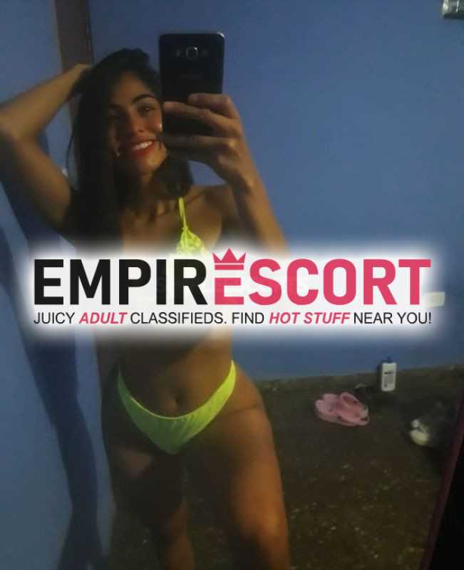 juguetona caliente morena ardiente mojadita