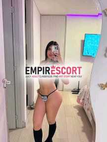 laura chica llena de mucho sexo y lujuria joven y deliciosa para complacer todo tipo de deseos