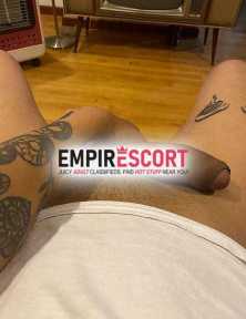 atractivo morenazo activo lechero dotado macho dominante