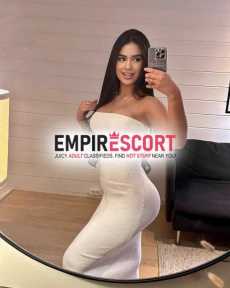 hermosa morenita disponible para servicios videollamadas o domicilios