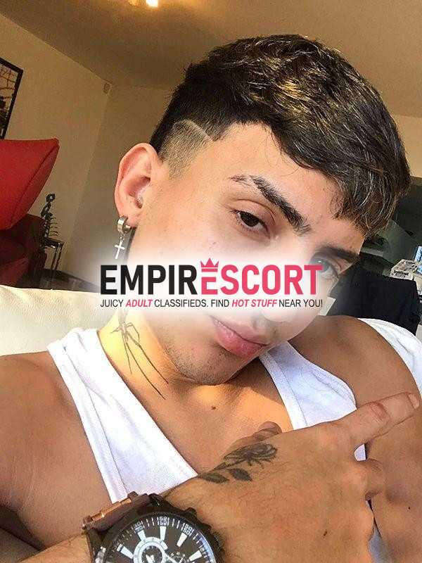 chico versatil de 19 años verga dd 17cm