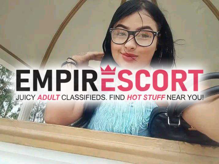 atractivo chica dispuesta hacerte pasar noche loca llena de sexo lujuria y pasión