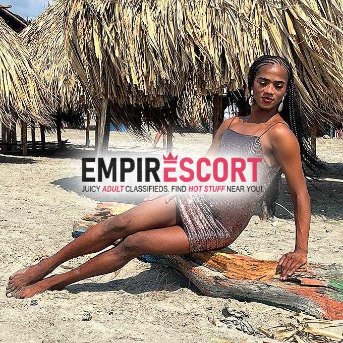 linda chica trans de cuidad de cartagena joven y dotada