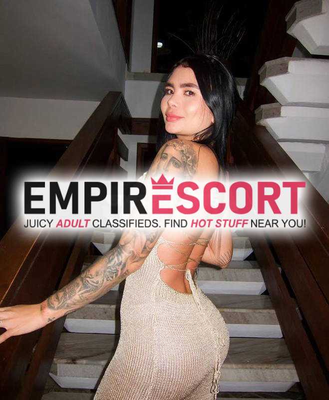 dominante sensual juguetona complaciente