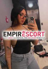 soy chica súper complaciente en cama y muy pervertida adicta el sexo anal