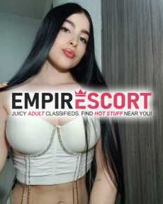 hermosa chica ardiente adicta al sexo para satisfacer tus placeres sexuales