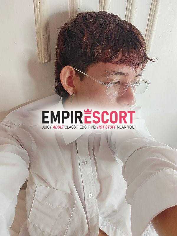 chico joven puede complacer todos tus deseos soy versatil.