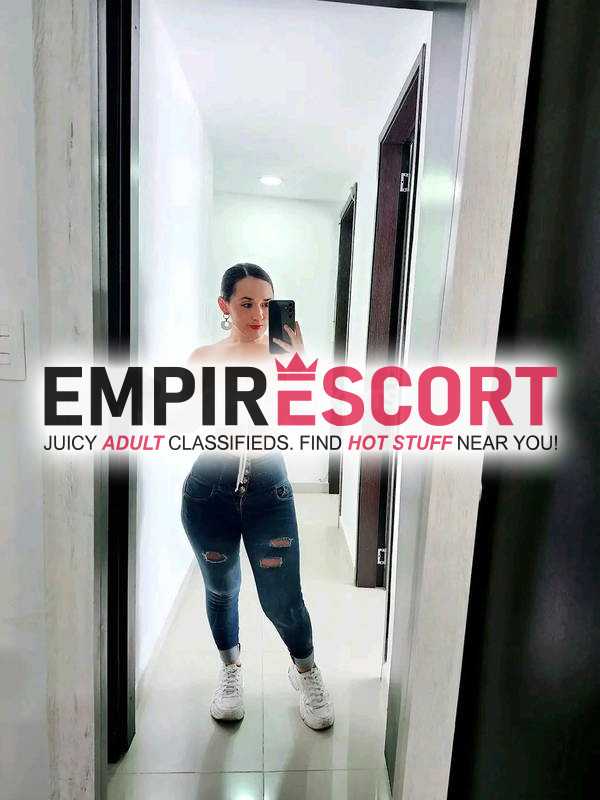 chica estrechita dispuesta complacerte para pasar rato rico agradable contigo escríbeme