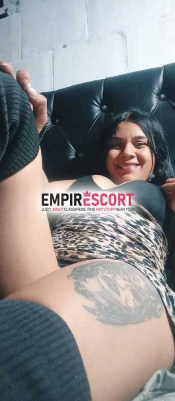 sexy chica morena muy complaciente para tu servicio sexual
