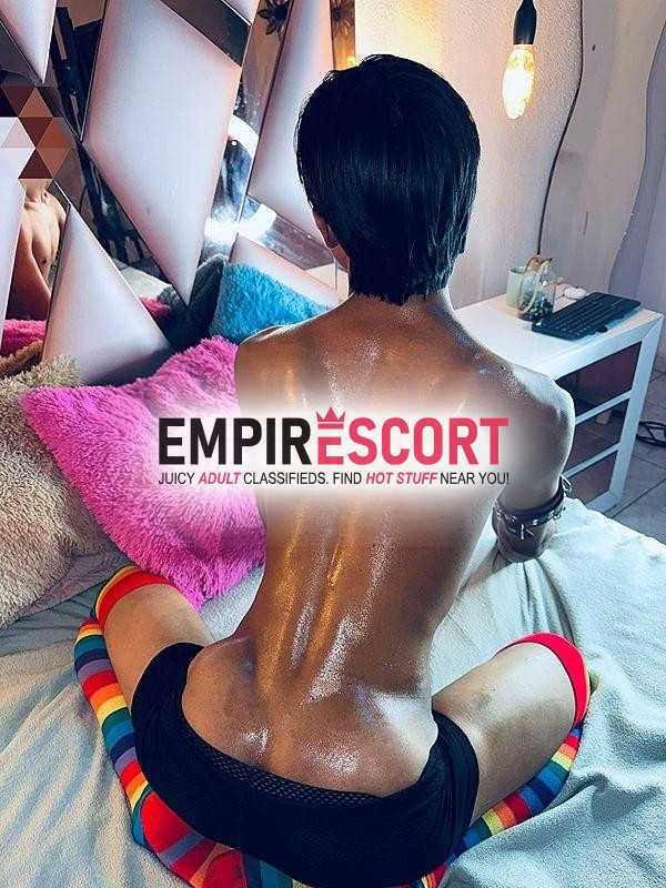 moreno de 18 años piel canela extremadamente 🔥