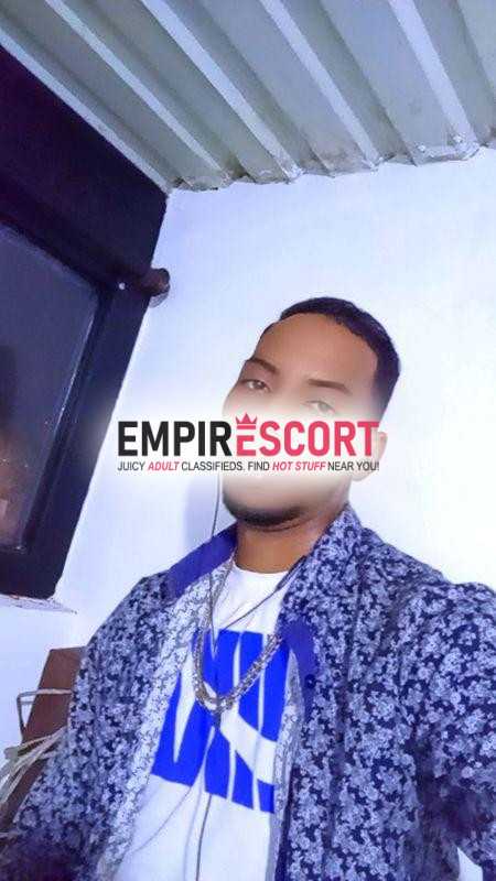 flaco moreno venezolano enorme juego de 25 cm para cumplir más rica fantasía ganas de tener sexo pero ya disponible ya frente bosque a