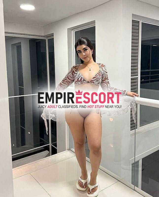 nicolle flaca extraordinaria en cama complaciente y amorosa❤️🥰