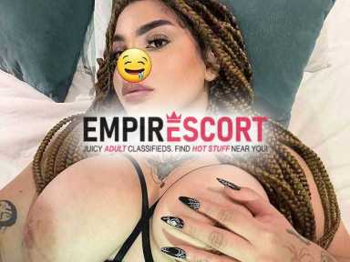 hermosa joven voluptuosa amante al buen sexo pasional
