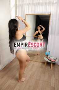 sexy prepago cuerpo natural y tatuajes muy femeninos