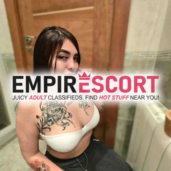 mona acaba de llegar tatuadita sexy para complacerte