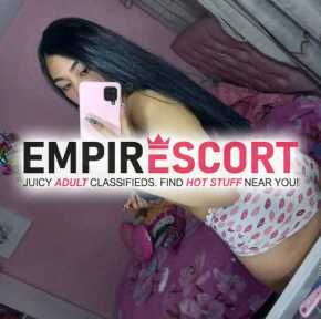 hermosa morena cuerpo natural te espera