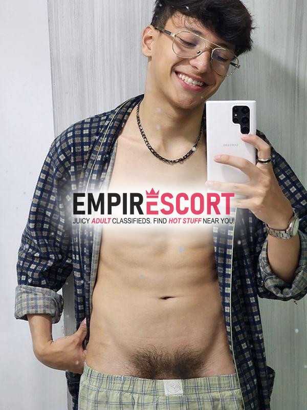 joven parado y listo verga 20cm y culo que cumple