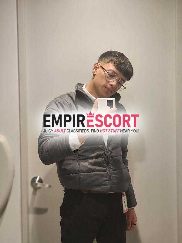 joven parado y listo verga 20cm y culo que cumple