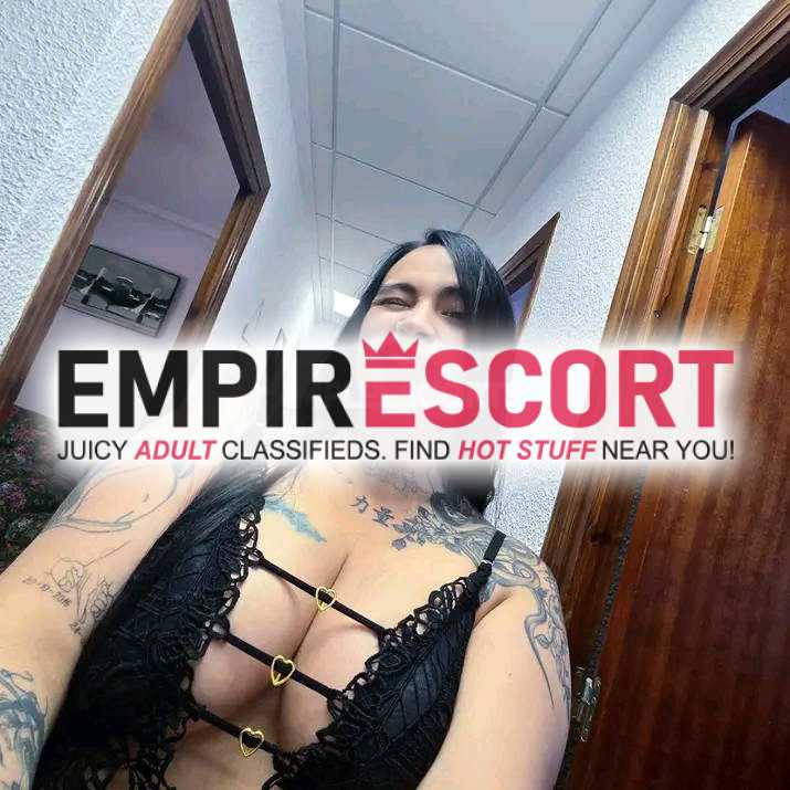 soy chica ardiente divertida juguetón en cama me gusta el sexo oral vaginal