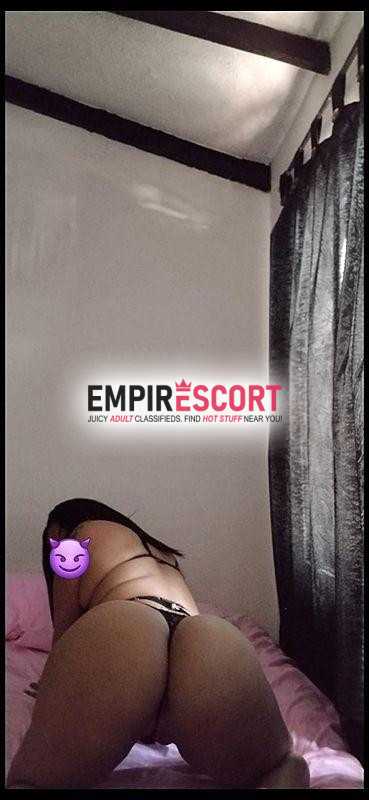 mmmm rico ven deleitarte rica divina chupada tentadora despues estoy dispuesta sacarte toda tu lechiita ricoo