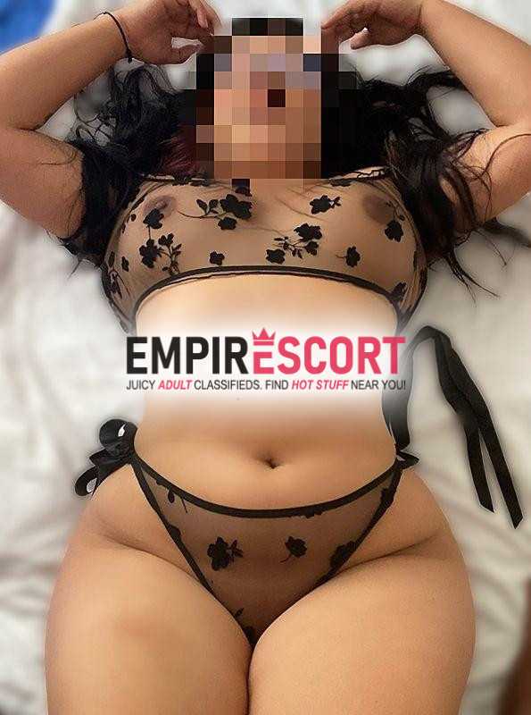 hermosa curvy ganas que me des tu leche