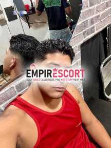 hombre serio discreto solo negocios