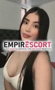 chica joven llegó para complacerte en todos tus caprichos