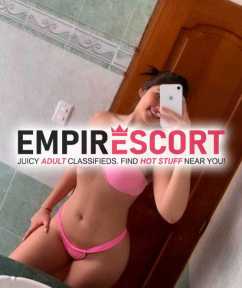 hermosa dama dispuesta complacer tus fantasías y fetiches sexuales